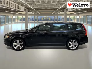 Volvo V70 2.0 Momentum Leder, trekhaak, goed onderhouden...