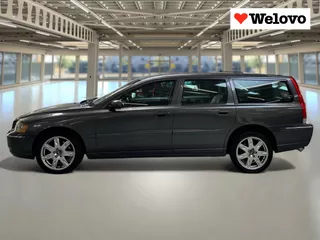 Volvo V70 2.5T AWD Summum Dealer auto, trekhaak, leder, carkit,....