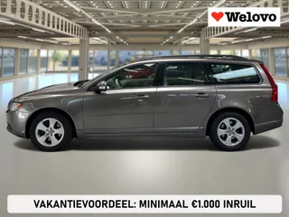 Volvo V70 2.5FT Momentum Incl. BTW, leder, trekhaak, electr. klep, verw. stoelen..
