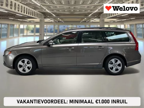 Volvo V70 2.5FT Momentum Incl. BTW, leder, trekhaak, electr. klep, verw. stoelen..
