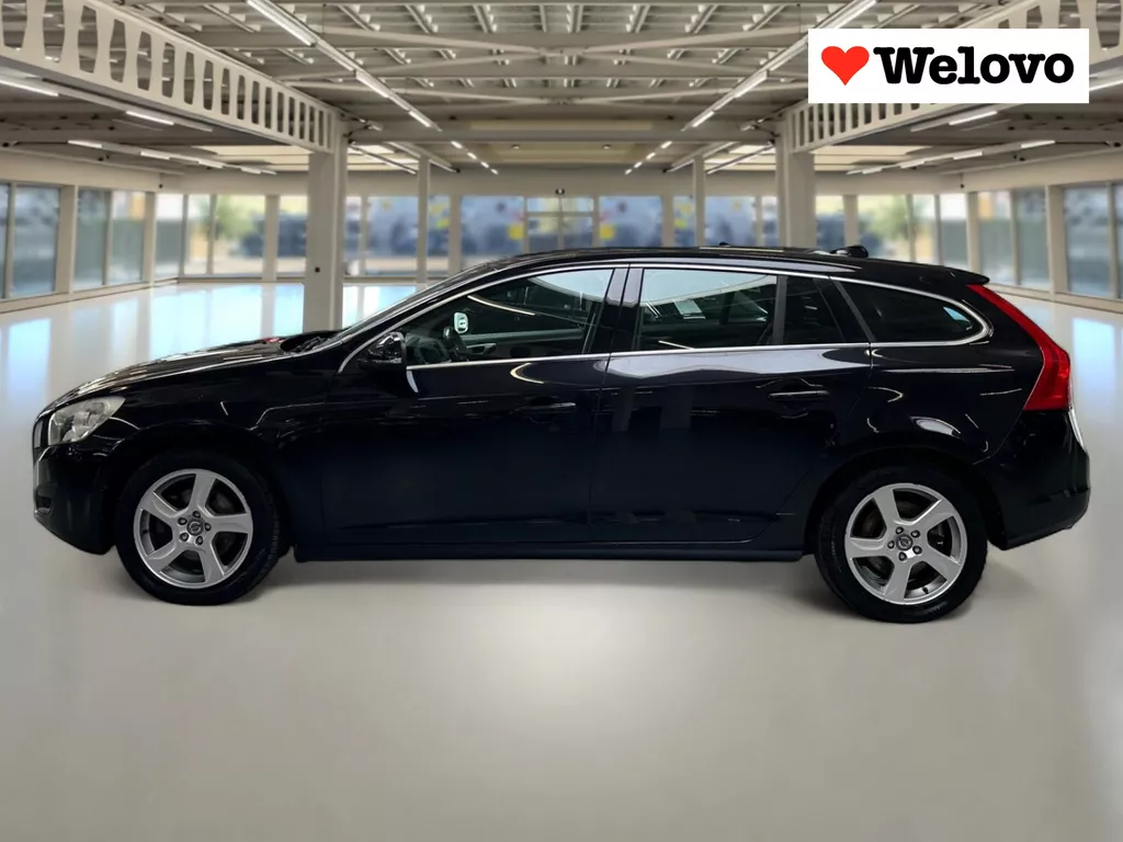 Volvo V60 1.6 T3 Momentum Trekhaak, Navigatie, PDC...