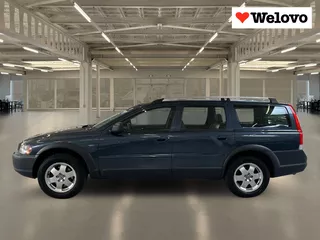 Volvo XC70 2.5 T Momentum Rijklaar+garantie, schuifdak, leder, etc etc..