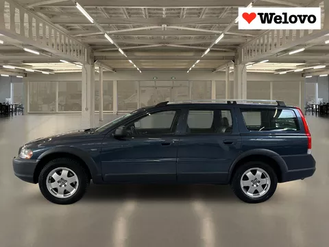 Volvo XC70 2.5 T Momentum Rijklaar+garantie, schuifdak, leder, etc etc..
